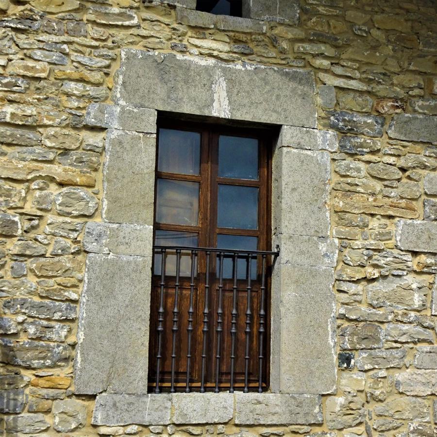 Hotel Dona Lola Izarra Exterior photo